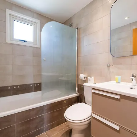 Pernera Blue فيلة