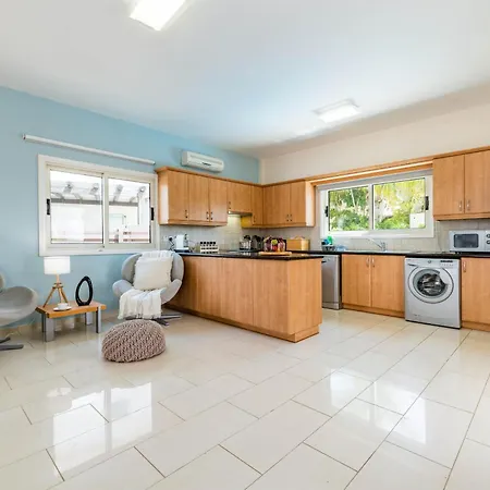 فيلة Pernera Blue *