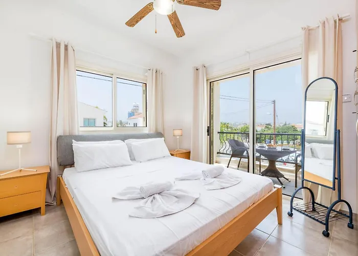 Pernera Blue Villa *